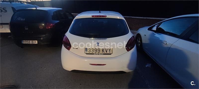 Usado Peugeot 208 99 CV (72 kW) 2019 Blanco Utilitario