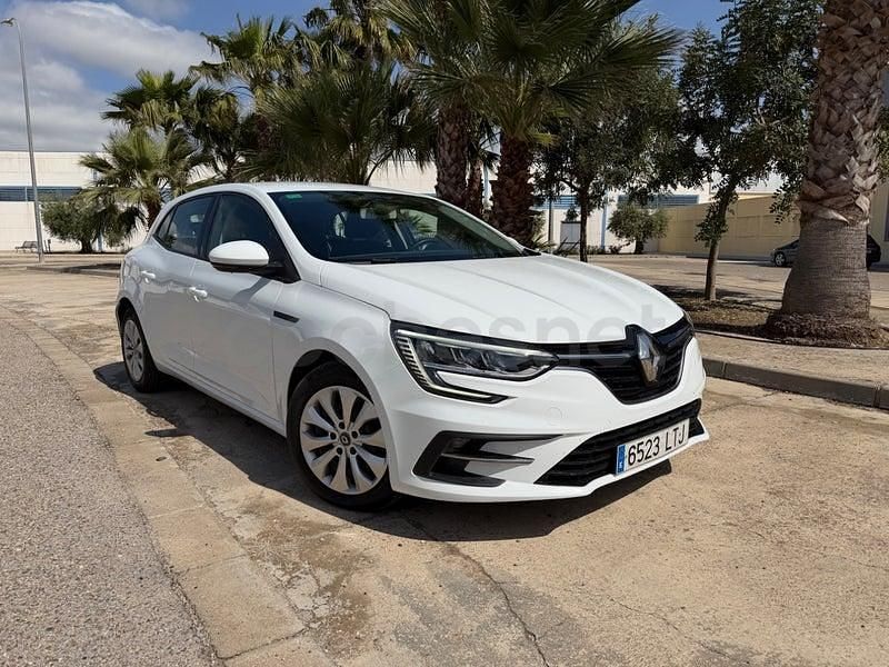 Usado Renault Mégane IV Life 115 CV (84 kW) 2021 Blanco Berlina