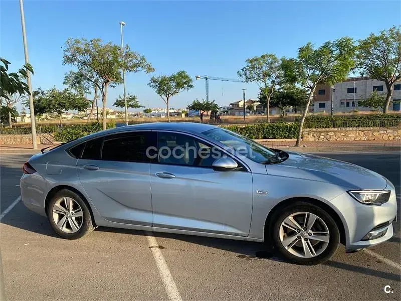 Usado Opel Insignia Excellence 170 CV (125 kW) 2017 Gris / plata Berlina