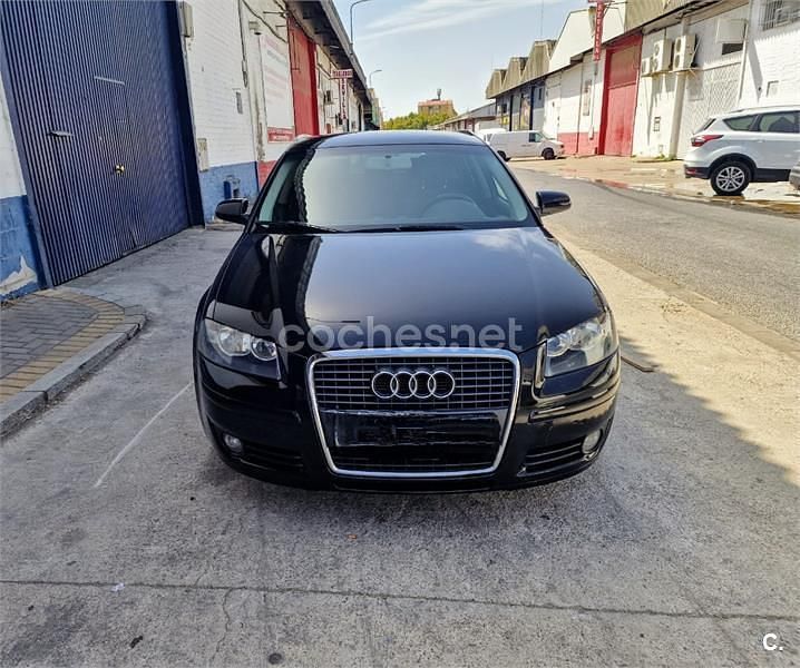 Negro Usado 2006 Audi A3 Sportback Attraction Utilitario | 5699 € (Precio justo) - Imagen 1/4