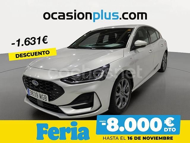 Gris / plata Usado 2023 Ford Focus ST-Line Berlina | 17.950 € (Un poco caro) - Imagen 1/4