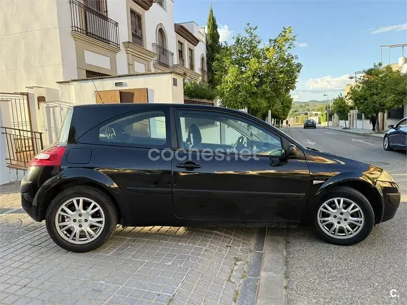 Usado Renault Mégane III Dynamique 85 CV (62 kW) 2008 Negro Berlina