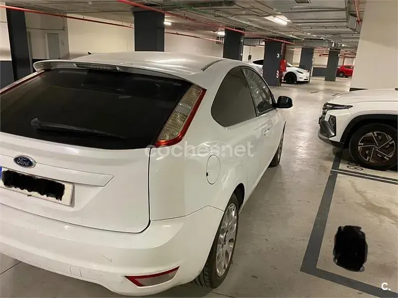 Usado Ford Focus Trend 115 CV (84 kW) 2008 Blanco Berlina