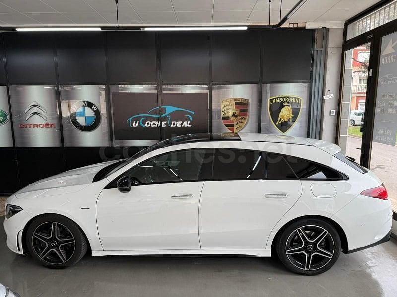 Usado Mercedes CLA200 Shooting Brake 150 CV (110 kW) 2021 Blanco Familiar