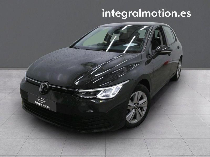 Usado VW Golf VIII Life 110 CV (80 kW) 2022 Negro Berlina
