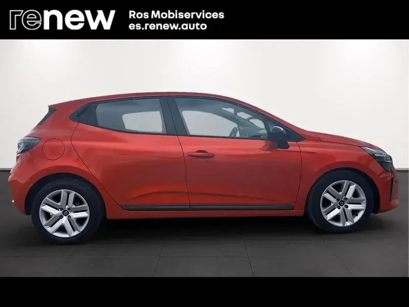 Begagnad Renault Clio V Evolution 100 HK (73 kW) 2023 Orange Sedan