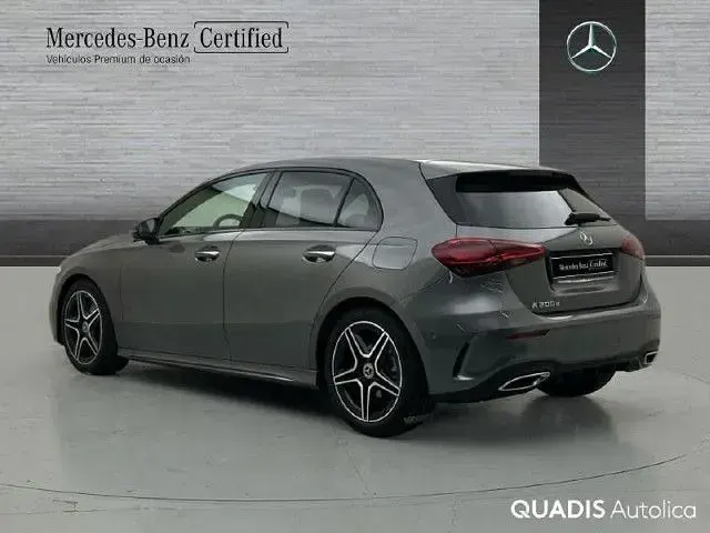 Usado Mercedes A200 150 CV (110 kW) 2025 Gris montaña