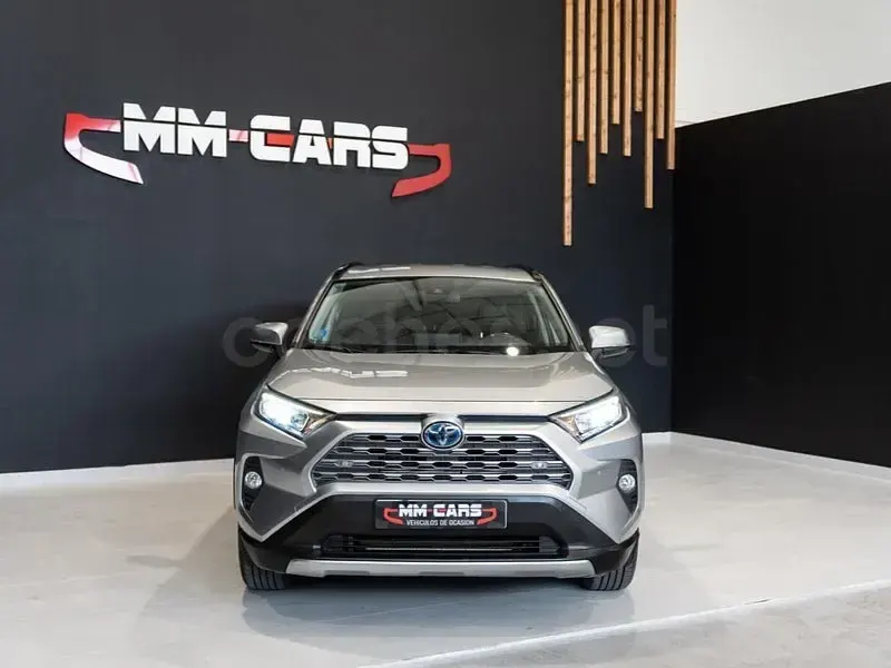 Käytetty Toyota RAV4 Hybrid Advance 222 HP (163 kW) 2019 Harmaa Katumaasturi