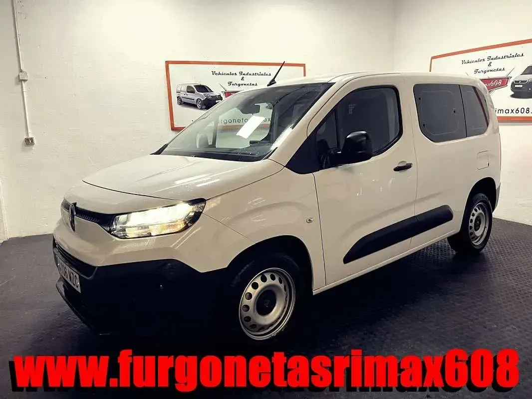 Usado Citroën Berlingo 102 CV (75 kW) 2025 Blanco Monovolumen
