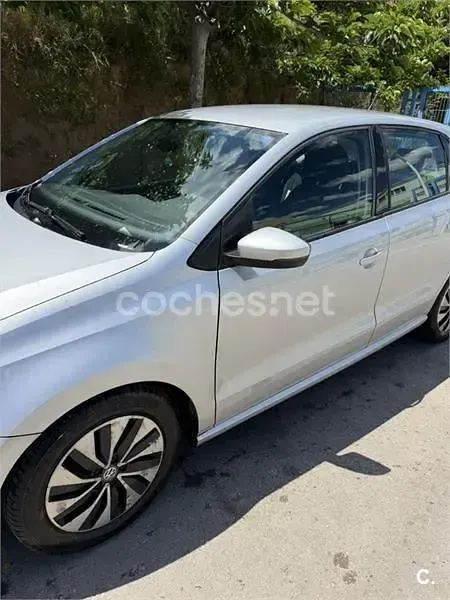 Usado VW Polo Edition 75 CV (55 kW) 2015 Gris / plata Berlina