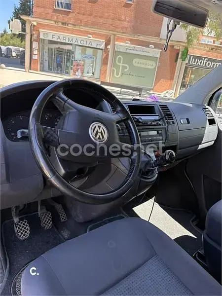 Usado VW Caravelle Comfortline 130 CV (95 kW) 2007 Gris / plata Van