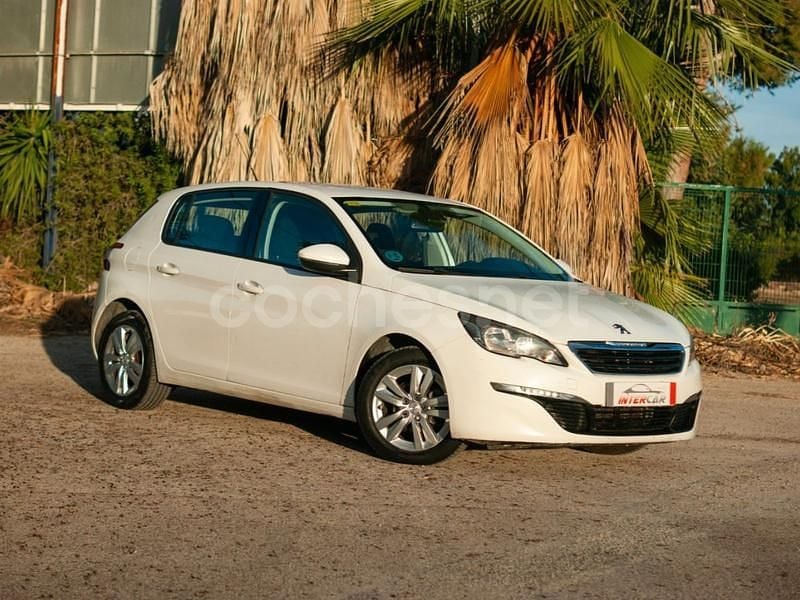 Blanco Usado 2015 Peugeot 308 Access Berlina | 6900 € (Un poco caro) - Imagen 1/4