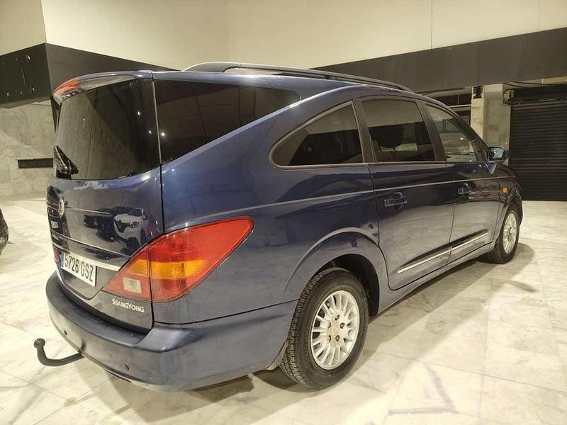 Usado Ssangyong (KGM) Rodius 165 CV (121 kW) 2011 Azul Monovolumen