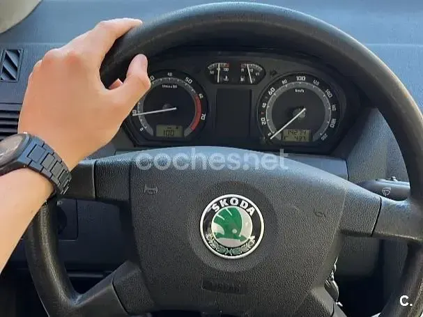 Usado Skoda Fabia 64 CV (47 kW) 2007 Gris / plata Berlina