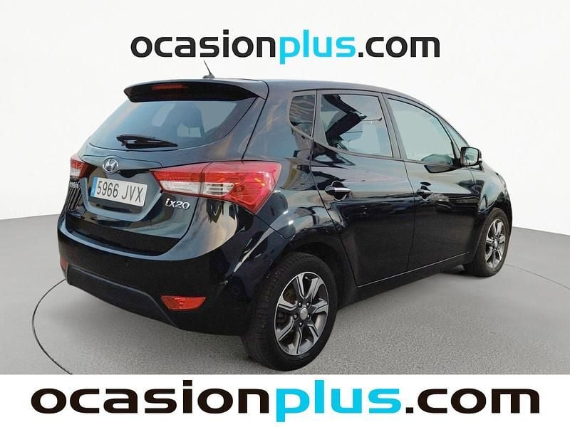 Usado Hyundai ix20 116 CV (85 kW) 2016 Negro Utilitario