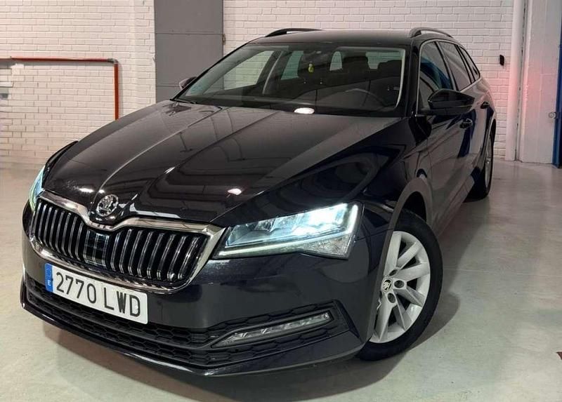 Usado Skoda Superb Ambition 150 CV (110 kW) 2022 Negro Berlina