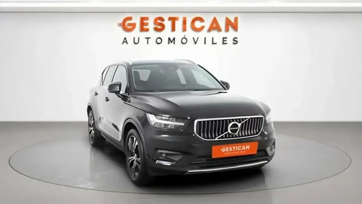Usado Volvo XC40 Inscription 262 CV (192 kW) 2021 Negro SUV