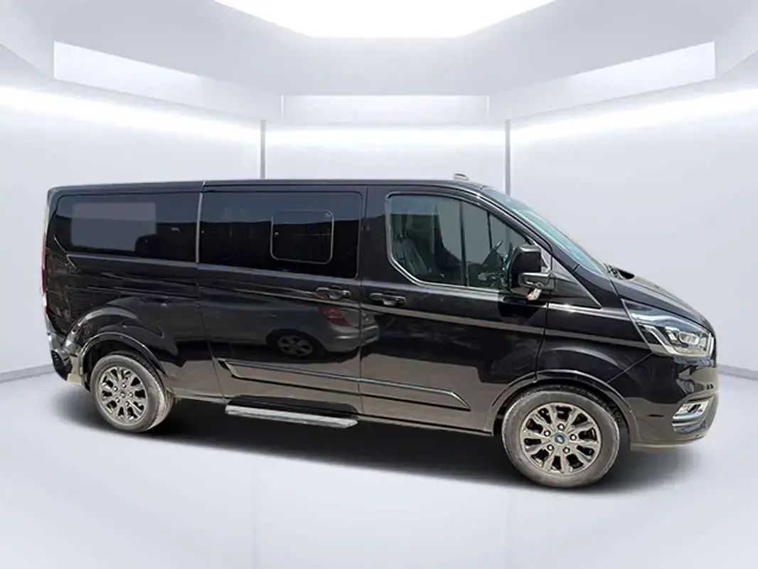 Usado Ford Tourneo Titanium X 150 CV (110 kW) 2023 Negro Monovolumen