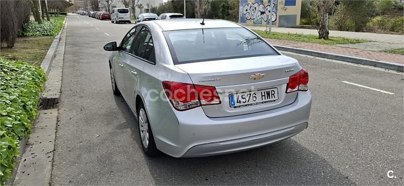 Usado Chevrolet Cruze LT 124 CV (91 kW) 2014 Gris / plata Berlina