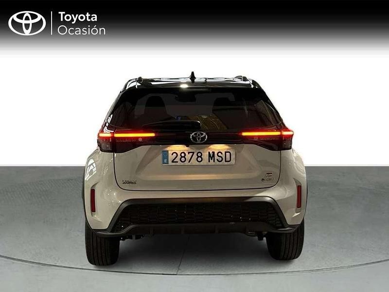 Usado Toyota Yaris Cross Sport 132 CV (97 kW) 2024 Gris SUV