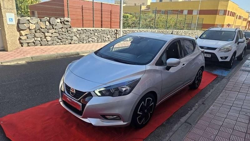 Usado Nissan Micra Acenta 92 CV (67 kW) 2022 Gris Utilitario