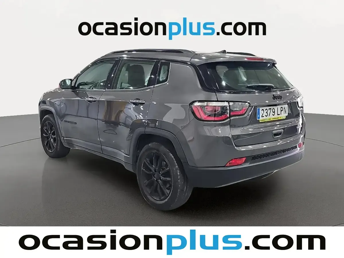 Usado Jeep Compass Night Eagle 130 CV (95 kW) 2021 Gris SUV
