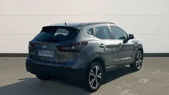 Usado Nissan Qashqai Style Edition 140 CV (102 kW) 2021 Gris / plata SUV