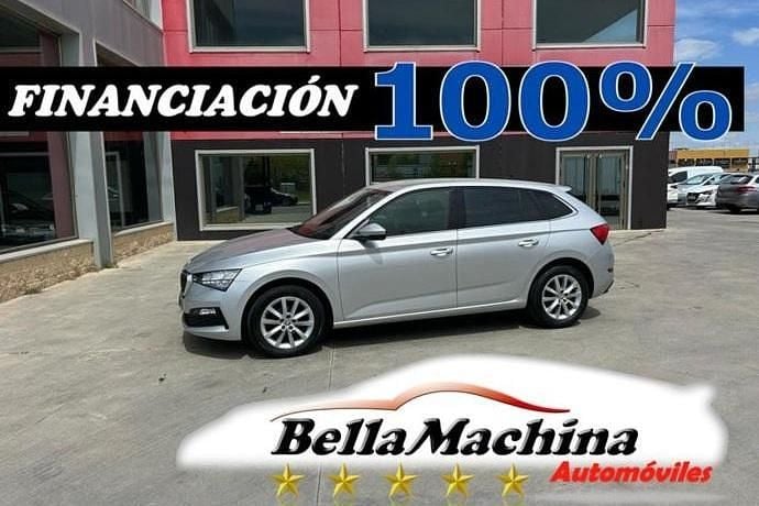 Amarillo Usado 2023 Skoda Scala Ambition Utilitario | 11.975 € (Buen precio) - Imagen 1/4