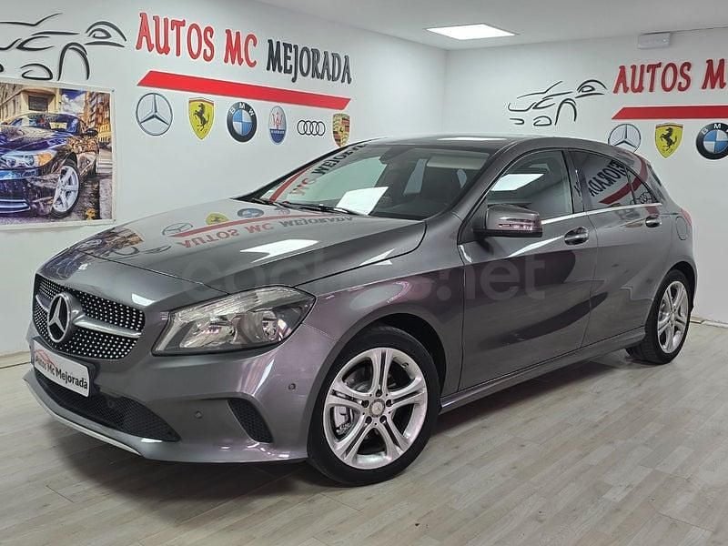 Usado Mercedes A180 Urban 122 CV (89 kW) 2016 Gris / plata Berlina