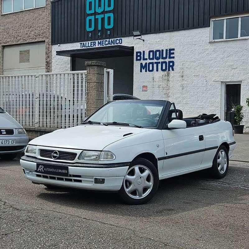 Usado Opel Astra 114 CV (83 kW) 1997 Blanco Descapotable