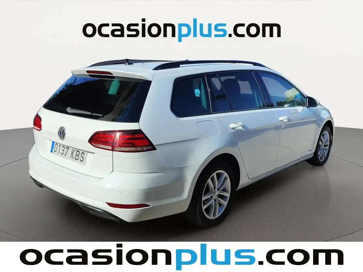 Usado VW Golf Sportsvan Advance 115 CV (84 kW) 2017 Blanco Monovolumen