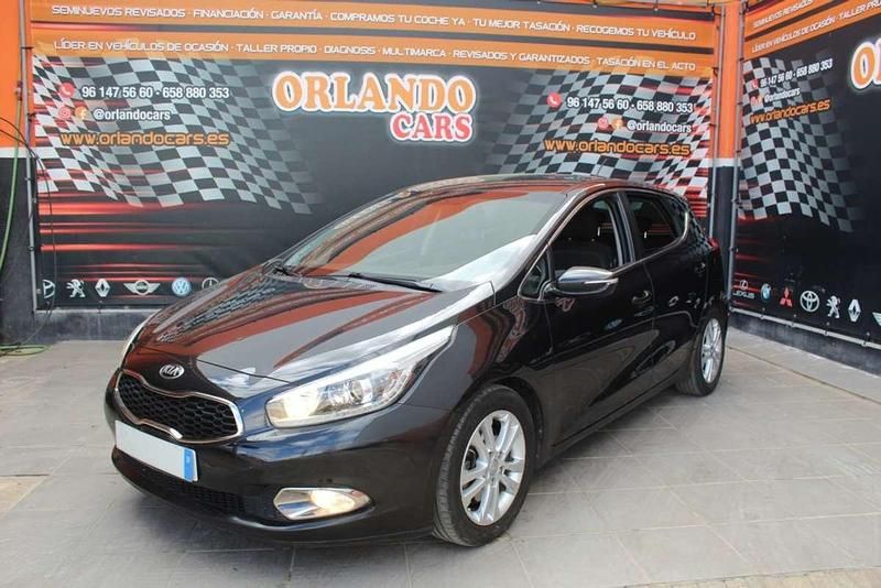 Negro Usado 2015 Kia Ceed GT Utilitario | 8400 € (Precio justo) - Imagen 1/4