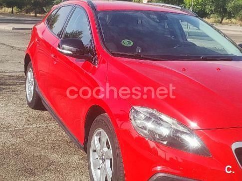 Rojo Usado 2016 Volvo V40 CC Momentum Familiar | 8500 € (Super precio) - Imagen 1/4