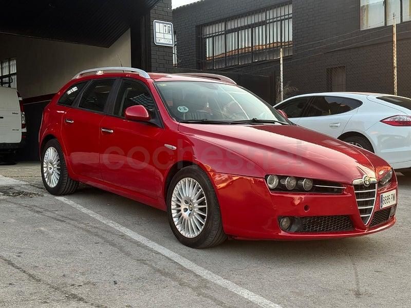 Usado Alfa Romeo 159 Distinctive 150 CV (110 kW) 2007 Rojo Familiar