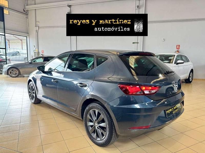Usado Seat Leon Style 116 CV (85 kW) 2019 Gris Utilitario