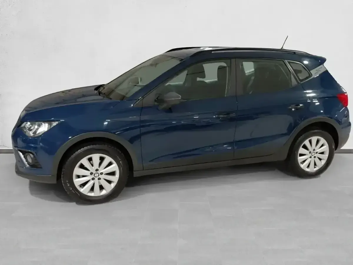 Usado Seat Arona Ecomotive 95 CV (69 kW) 2019 Azul SUV