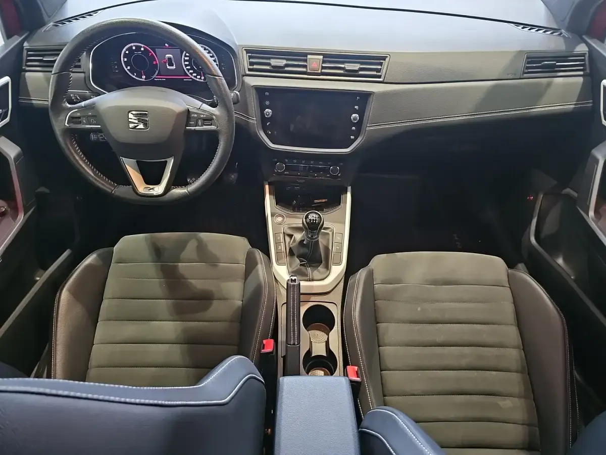 Usado Seat Arona Ecomotive 115 CV (84 kW) 2019 Rojo SUV