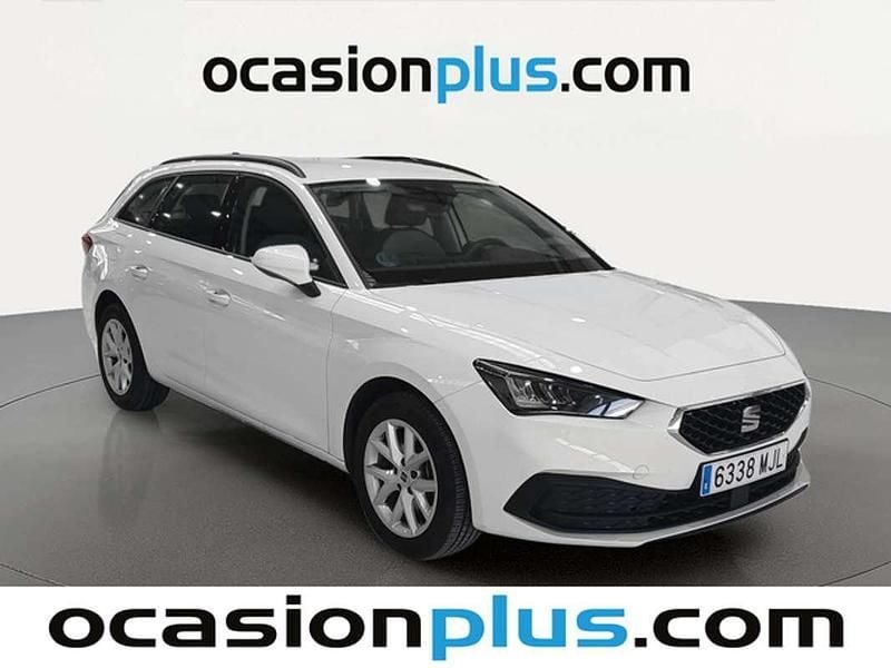 Usado Seat Leon ST Style 131 CV (96 kW) 2023 Blanco Familiar