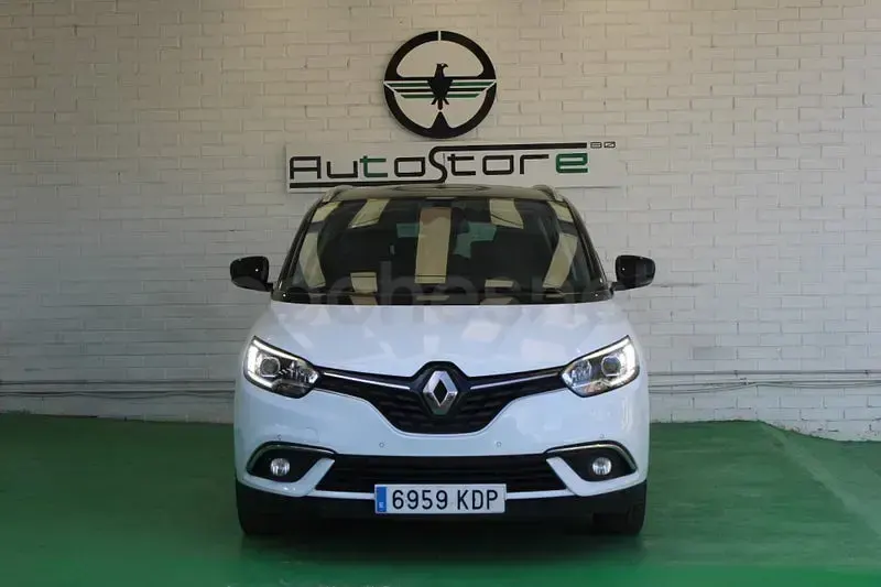 Usado Renault Grand Scénic IV Zen 130 CV (95 kW) 2017 Blanco Monovolumen