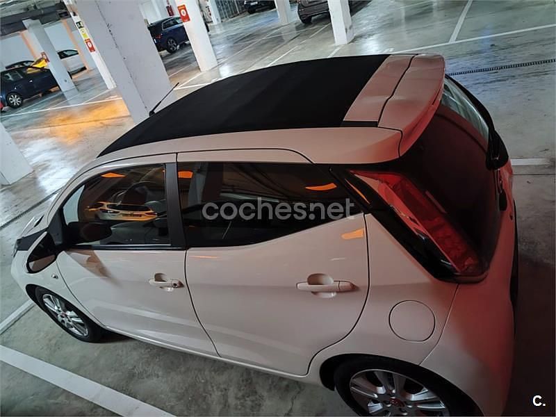 Usado Toyota Aygo X-wave 69 CV (50 kW) 2017 Blanco Utilitario
