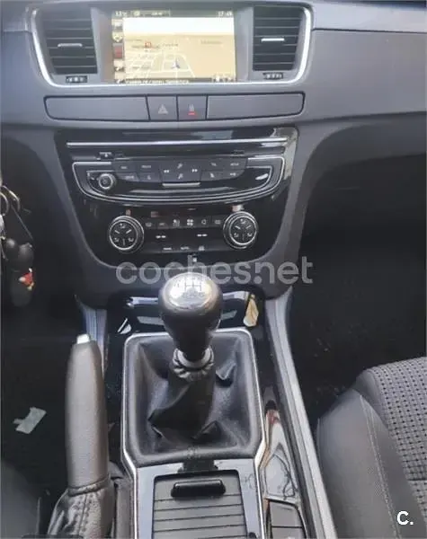 Usado Peugeot 508 SW Access 115 CV (84 kW) 2015 Azul Familiar