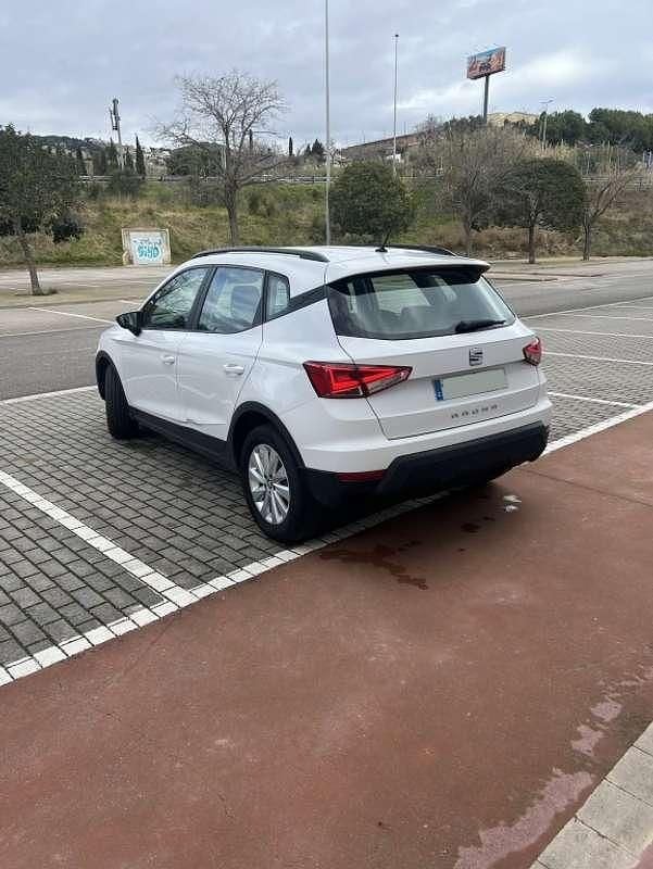 Usado Seat Arona Ecomotive 116 CV (85 kW) 2018 Blanco SUV