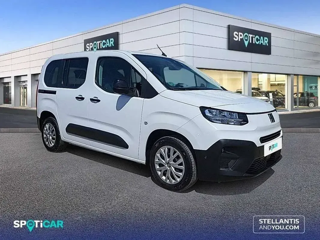 Usado Fiat Doblò 101 CV (74 kW) 2025 Blanco Monovolumen