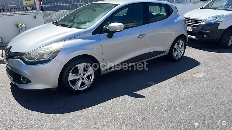 Gris / plata Usado 2015 Renault Clio IV Expression Berlina | 4850 € (Super precio) - Imagen 1/4