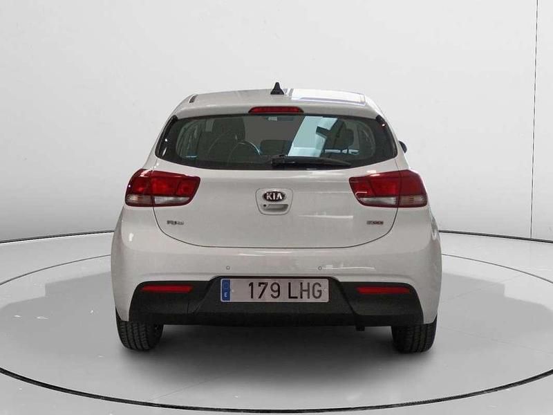 Usado Kia Rio 102 CV (75 kW) 2020 Blanco Utilitario