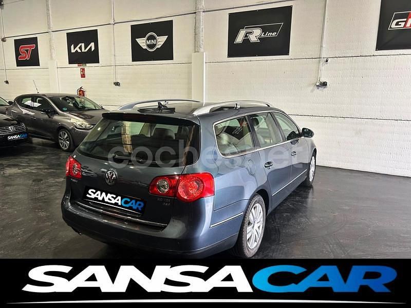 Usado VW Passat Highline 140 CV (102 kW) 2010 Gris / plata Familiar