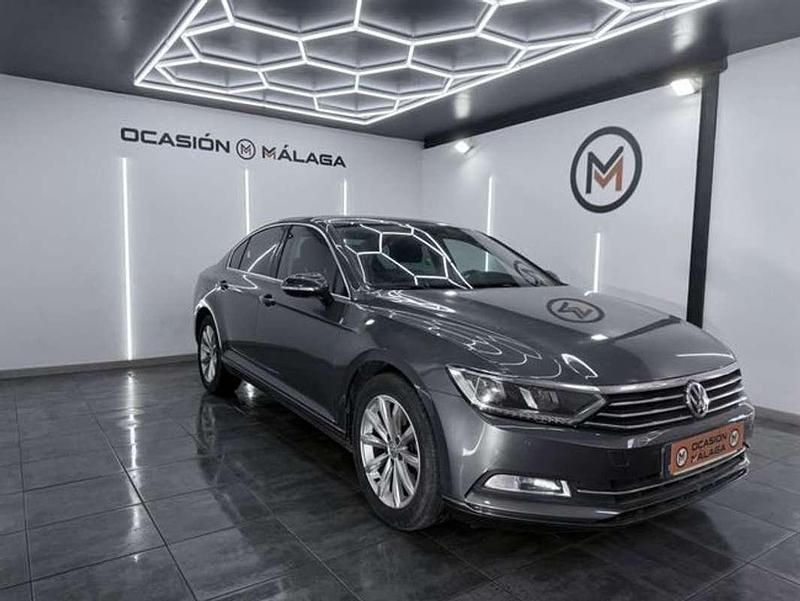 Usado VW Passat Advance 120 CV (88 kW) 2015 Gris Berlina