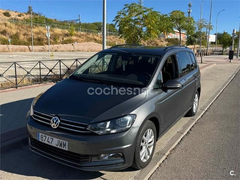 Gris / plata Usado 2017 VW Touran Advance Monovolumen | 14.500 € (Super precio) - Imagen 1/4