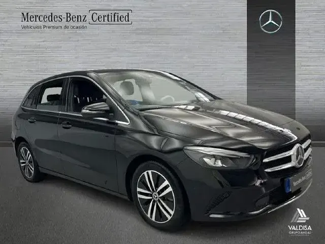 Usado Mercedes B250e 218 CV (160 kW) 2021 Negro noche Utilitario
