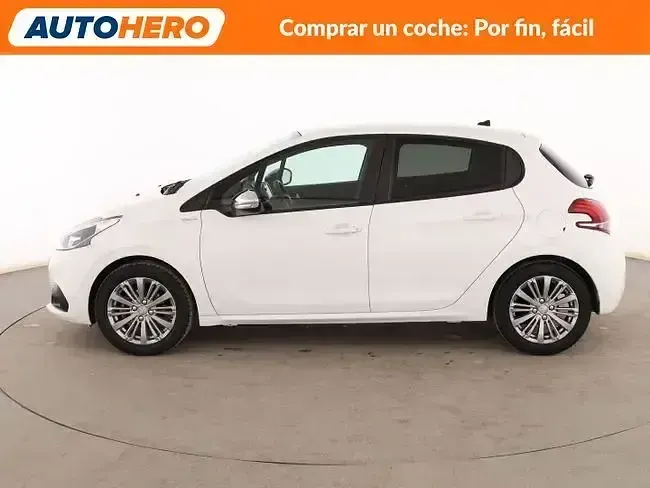 Usado Peugeot 208 Style 82 CV (60 kW) 2018 Blanco Utilitario